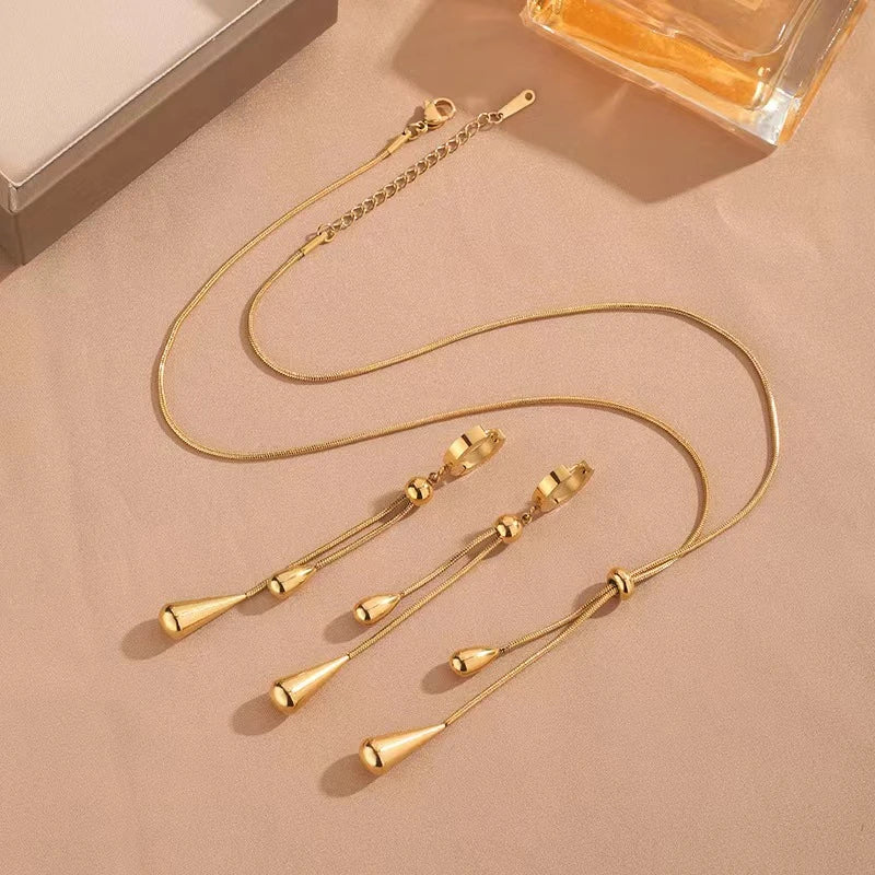 Moonlit Droplet Choker & Earrings