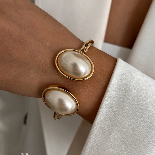 GoldSpiral Luxe Bangle