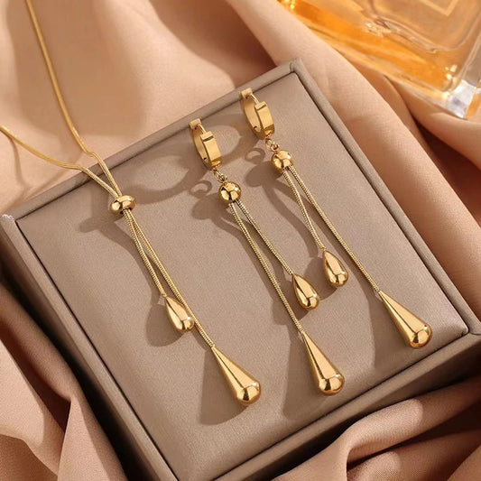 Moonlit Droplet Choker & Earrings